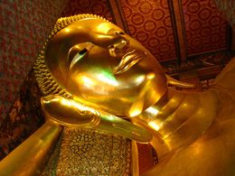 バンコクの人気観光名所ワットポー・涅槃仏