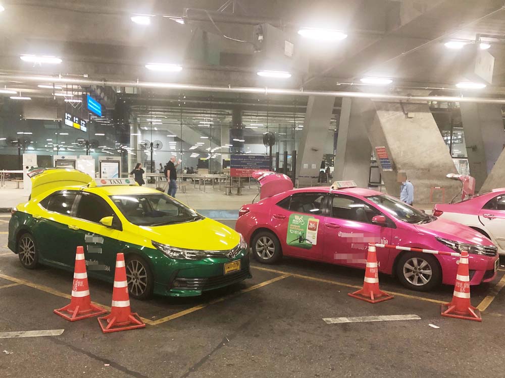セダン